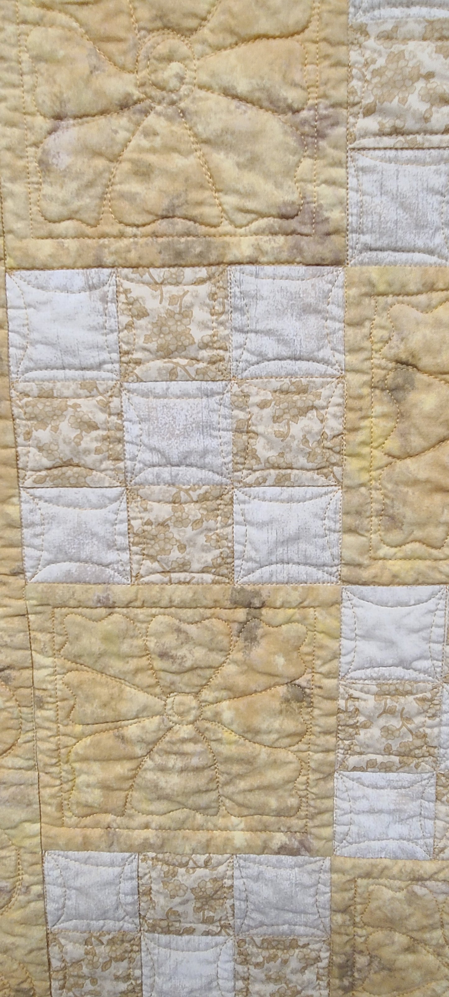 Baby Quilt Gold